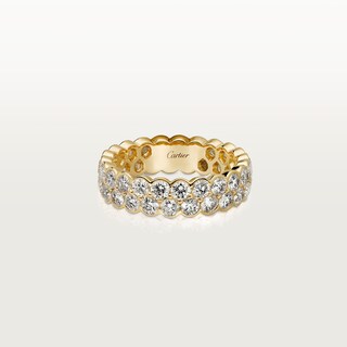 Pensacola Wedding Venue near Destin presenting a 2 tier diamond wedding rind by Cartier in yellow gold metal