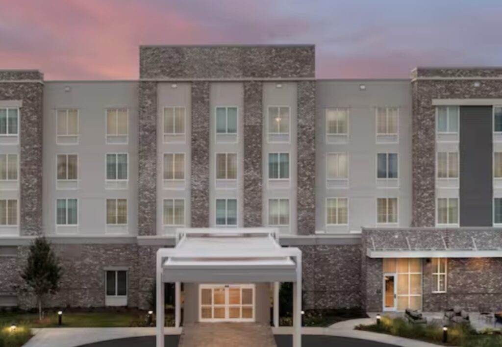 Hilton Garden Inn Pensacola—one of the best hotels for weddings near Palafox Wharf Waterfront, Pensacola’s #1 wedding venue.