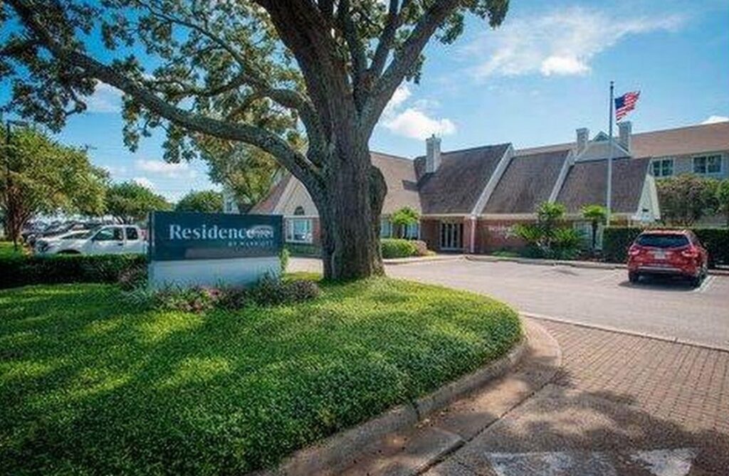 Wedding venues Pensacola FL—Residence Inn Pensacola Downtown, an extended-stay hotel near Palafox Wharf Waterfront for couples and guests.